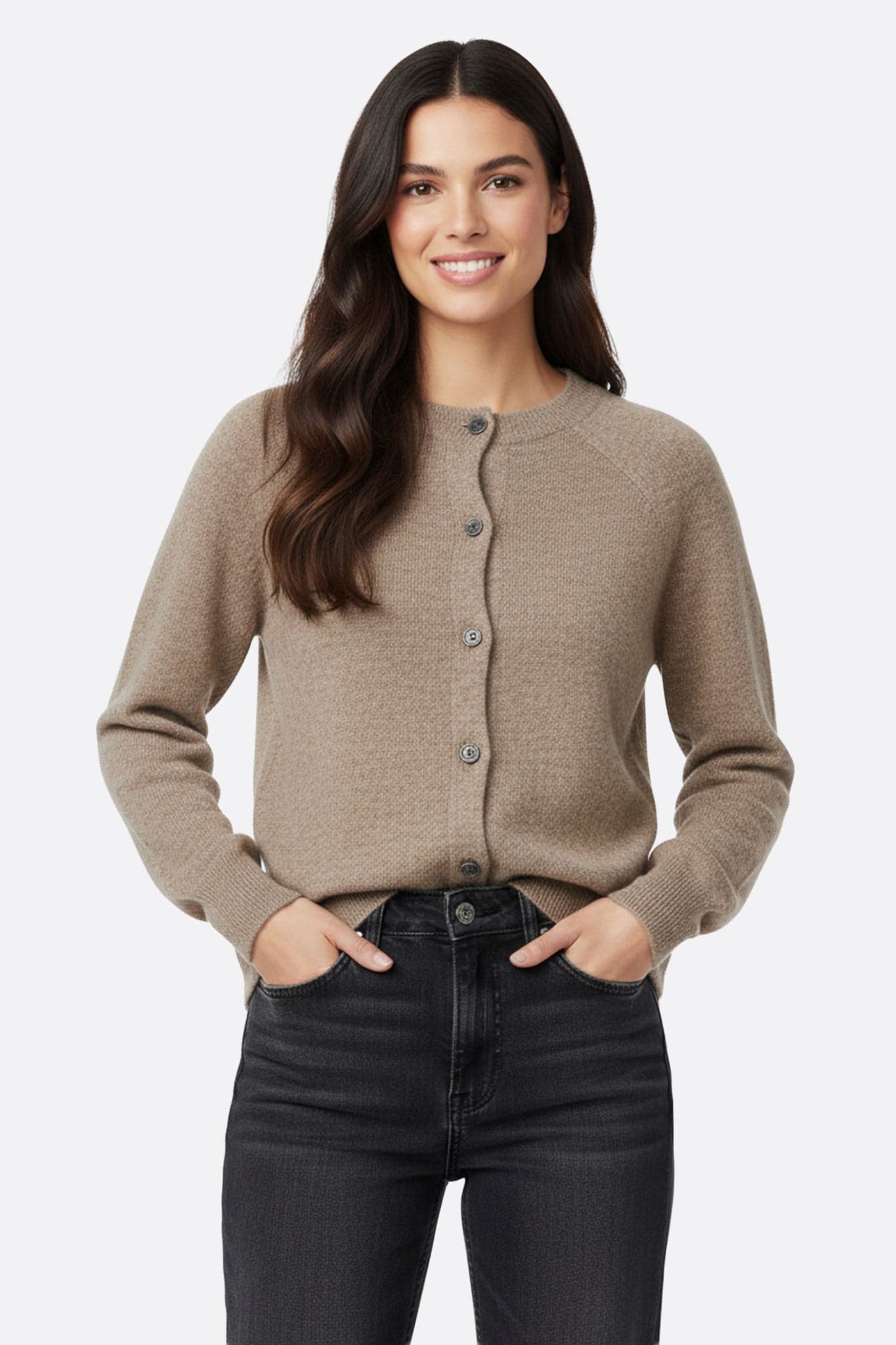 Cardigan en laine tricotée taupe à manches longues, pièce élégante parfaite pour un look décontracté ou raffiné lors des...