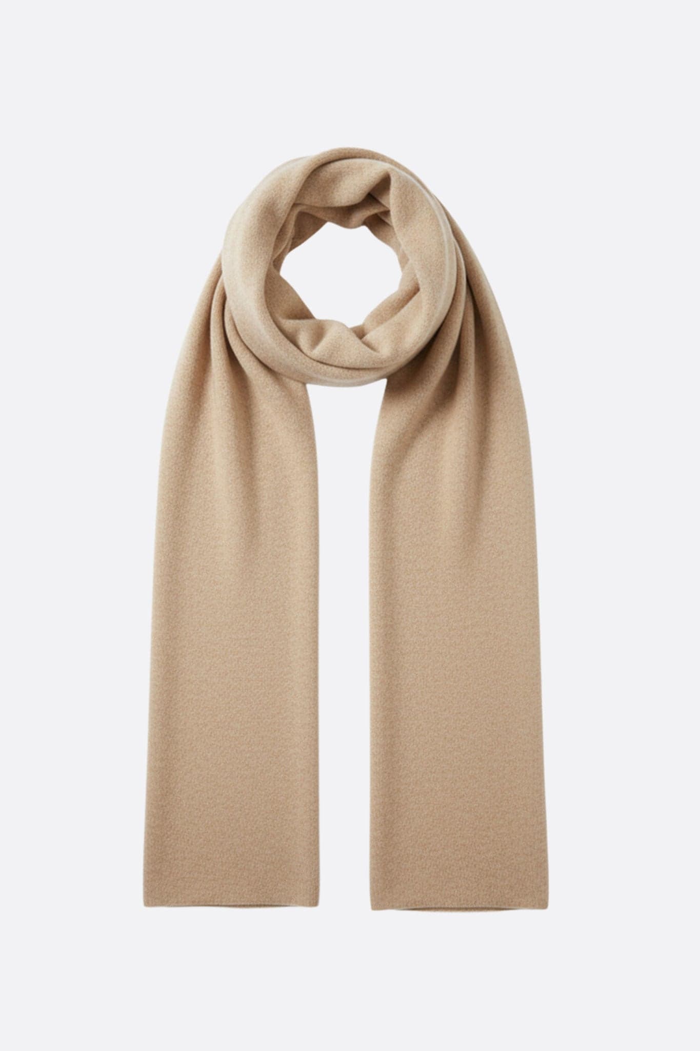 Écharpe beige sable en cachemire, accessoire d'élégance intemporelle, parfaite pour accompagner vos tenues sophistiquées.