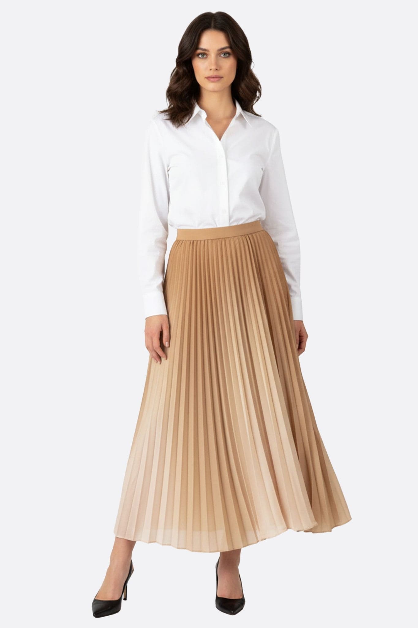 Falda larga plisada en degradado beige, perfecta para un look elegante en eventos especiales o salidas informales.