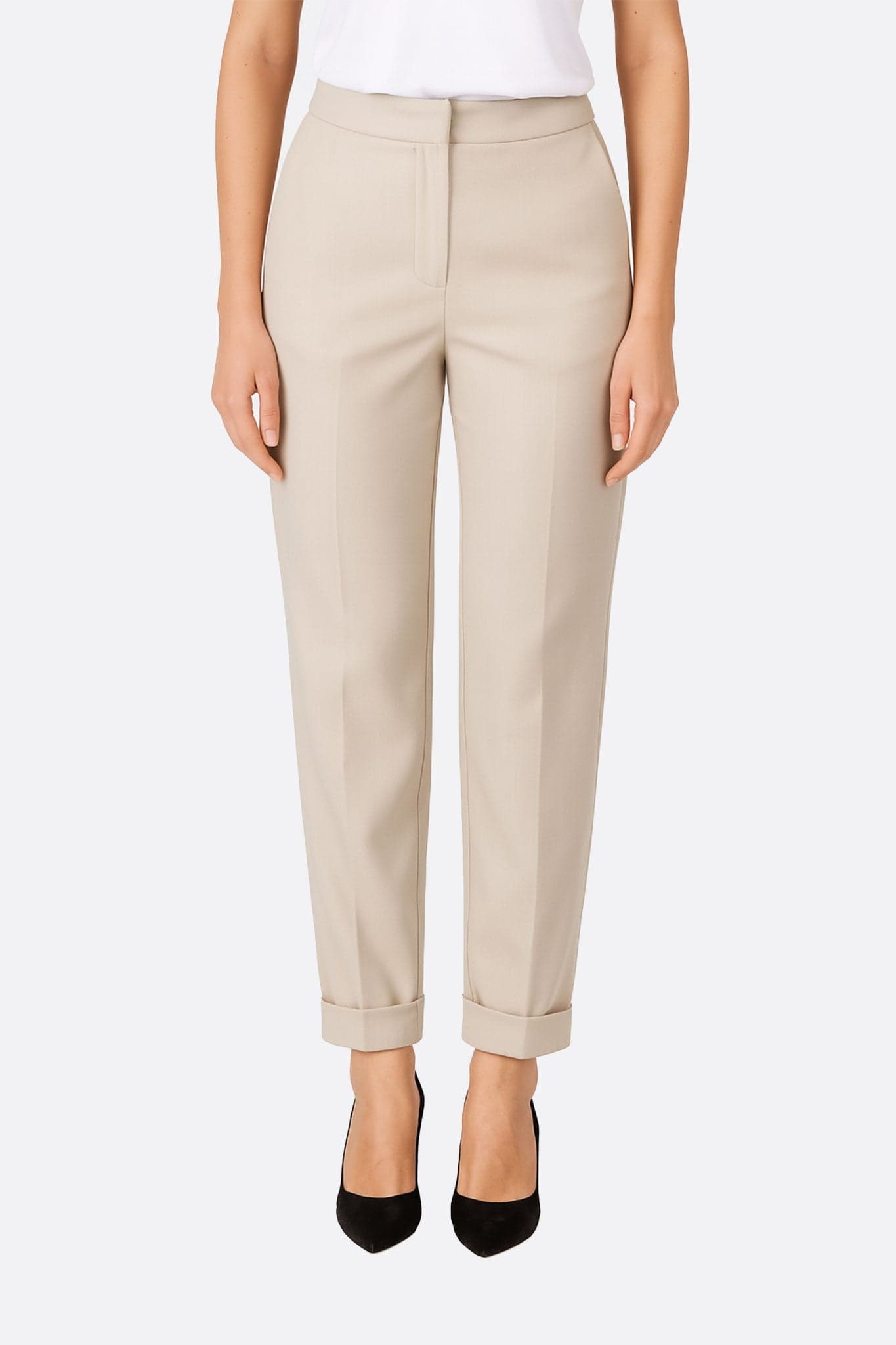 Pantalon fluide beige chic en mélange de coton et viscose, parfait pour un look élégant au bureau ou en soirée.