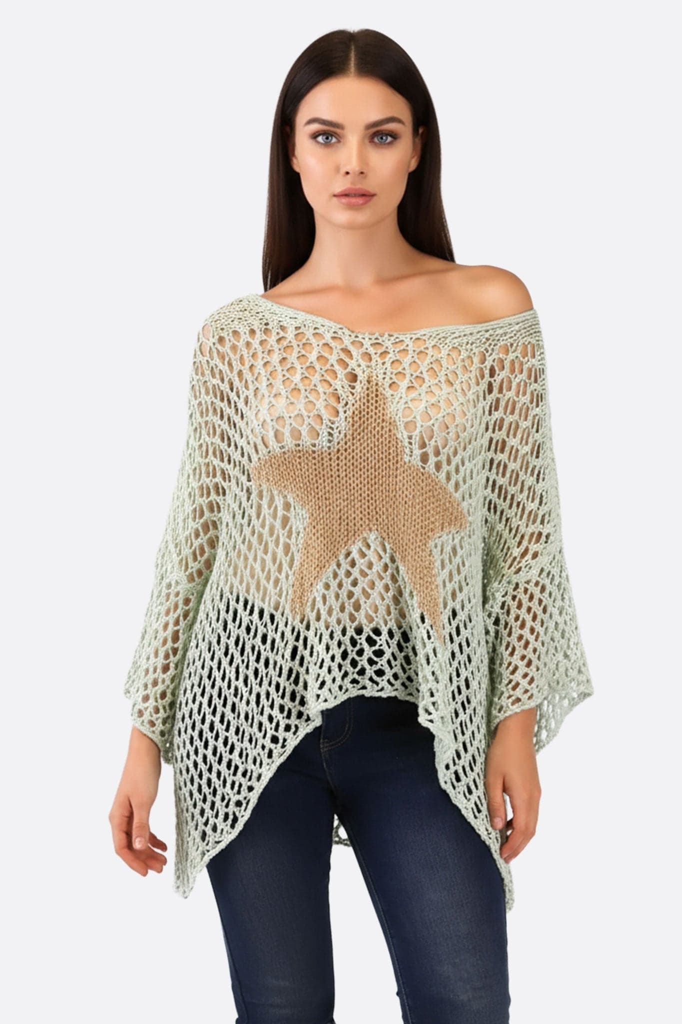 Poncho en maille ajourée turquoise à motif étoile, élégance italienne pour un look estival chic.