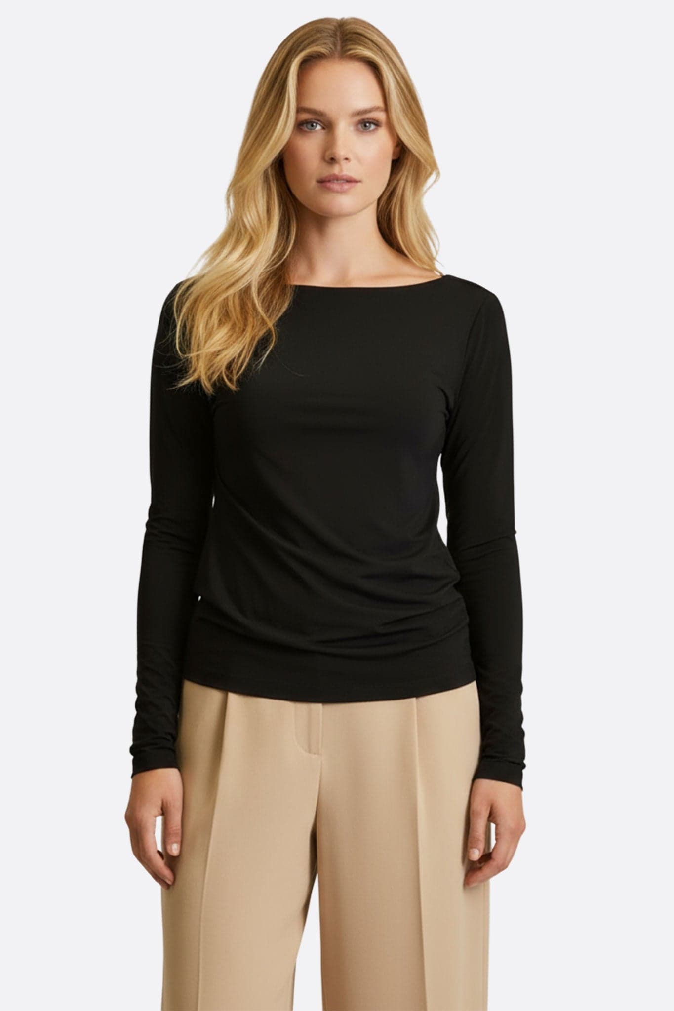 Top noir chic à manches longues, dos nu twisté, parfait pour une soirée élégante ou une sortie décontractée.